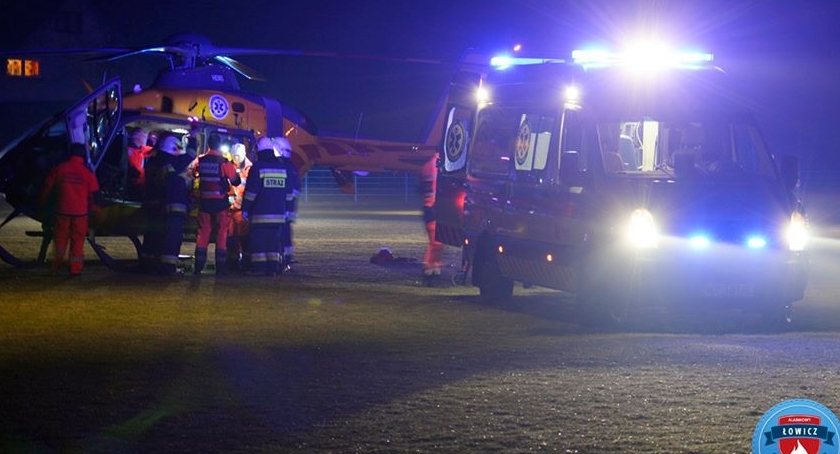 Wypadek w Łyszkowicach: pieszy poważnie ranny