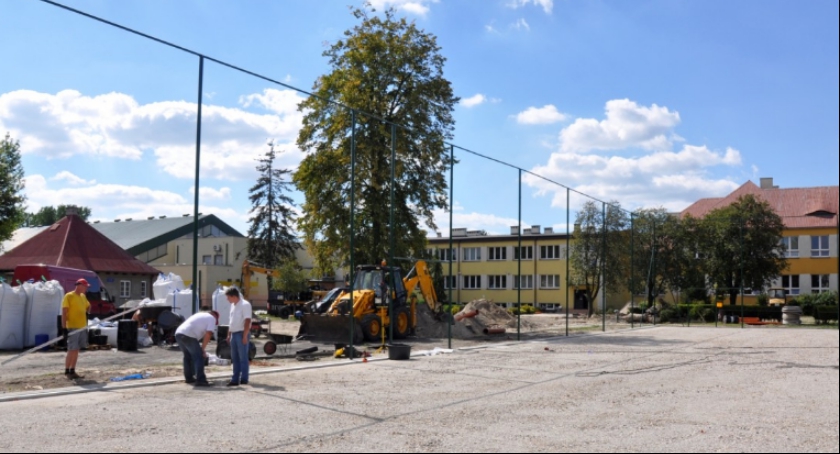 Przebudowa boiska przy Szkole Podstawowej nr 2 i Gimnazjum nr 2 rozpoczęta