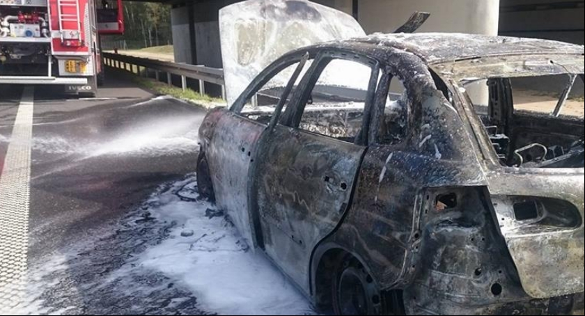 Pożar samochodu na A2