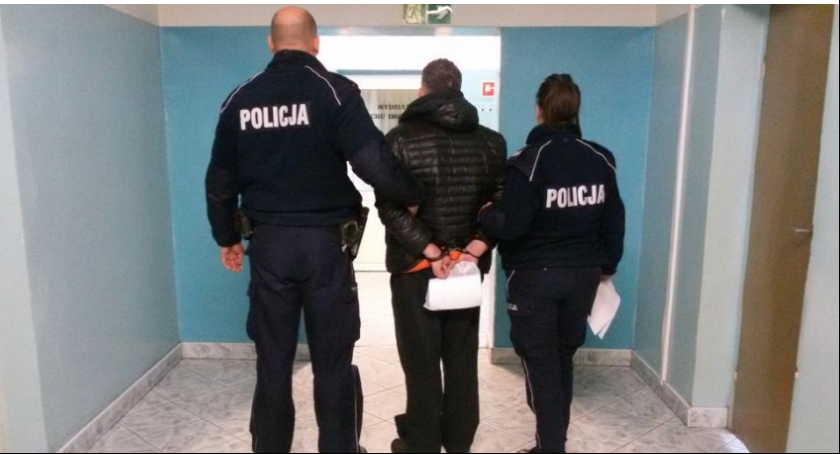 Policja Łowicz - mieszkaniec zgromadził arsenał broni