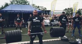 #Hot16Challenge2. Strongman Konrad Karwat rapuje i nominuje burmistrza Łowicza (VIDEO)