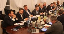 Radni z Łowicza przyjmą stanowisko ws. szacunku dla praw człowieka? Znamy projekt dokumentu