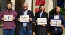 Jak długo jeszcze biskup Dziuba będzie Honorowym Obywatelem Łowicza? Chcą odebrać mu ten tytuł (FOTO i VIDEO)