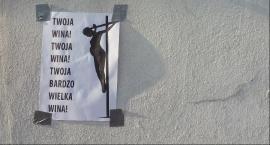 Aborcja w Polsce. Plakaty na łowickich kościołach