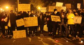 Łowicz. Protest przeciwko wyrokowi TK ws. aborcji eugenicznej. 