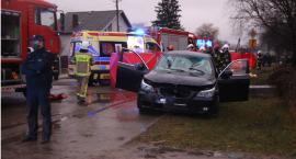Złaków Kościelny. Auto wjechało w pieszych. Są ofiary i ranni (ZDJĘCIA i VIDEO)