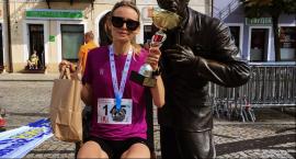 Zawodniczka Pijarskiego Klubu Sportowego, Julia Szymkowicz, z kolejnym zwycięstwem