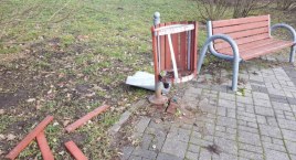 Park Błonie. Brak słów na to co zrobili wandale (foto)
