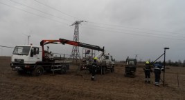 Kolejne wichury powodują awarie! Znów wiele gospodarstw pozostaje bez prądu!