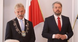 Władze Łowicza zaoferowały pomoc partnerskiemu miastu i polskiej szkole na Ukrainie