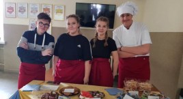 Julia Buca spod Lwowa inicjatorką kiermaszu w szkole na Blichu (foto, film)