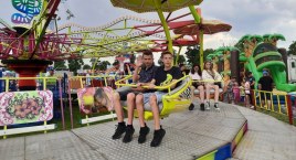 Boże Ciało w Łowiczu. Bobiki i wesołe miasteczko (foto, film)