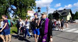 Dziś drugi dzień wędrówki łowickiej pielgrzymki na Jasną Górę (foto, film)