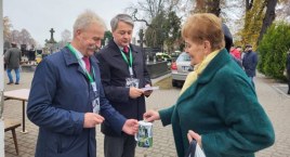 Padł rekord zbiórki łowickiego PTTK na renowację zabytkowych nagrobków!