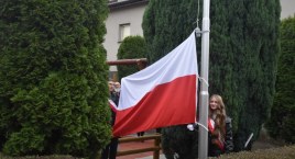 Zielkowice. Biało-Czerwona flaga powiewa już przy Szkole Podstawowej (foto,film)