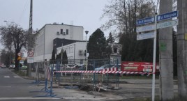 Awaria wodociągowa na ul. Powstańców. Droga całkowicie zablokowana! (foto)