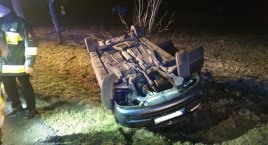 Auto dachowało w gminie Kiernozia (foto)