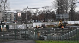 Łowicz. Mury budynku zaplecza KS Pelikana pną się do góry (foto)