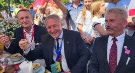 Tak smacznie w Łowiczu jeszcze nie było! Trwa Festiwal Kół Gospodyń Wiejskich (foto, film)