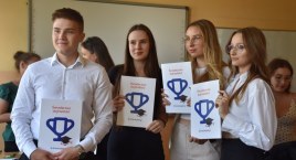 Matura 2023: Abiturienci z I LO odbierają świadectwa maturalne (foto)