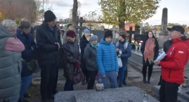 Ze Zdzisławem Kryściakiem po cmentarzu katedralnym (foto,film)