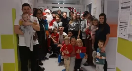 Wigilijna wizyta harcerzy na oddziale pediatrycznym łowickiego szpitala (foto)