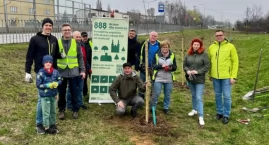 Dziś zasadzono 100. drzewo w ramach akcji - 888 drzew dla Łowicza! (foto)