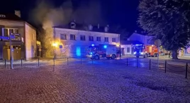 Pożar pustostanu na Nowym Rynku w Łowiczu