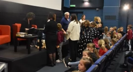 Katarzyna Wasilkowska spotkała się z młodzieżą w Łowickim Ośrodku Kultury (foto,film)