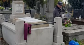 Łowiccy przewodnicy sprzątali nagrobki na cmentarzu katedralnym (foto)