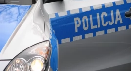 Niebezpieczne zdarzenie drogowe w Domaniewicach. Poszkodowana seniorka trafiła do szpitala