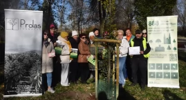 Łowicki UTW posadził trzeci grab kolumnowy w Parku Błonie (foto,film)