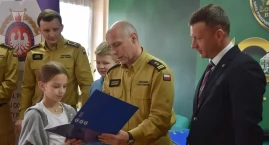 Młodzież na straży bezpieczeństwa – turniej wiedzy pożarniczej w Łowiczu (foto)