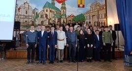Pamięć o bohaterach nie gaśnie. Uroczysta akademia w ZST w Łowiczu (foto,film)