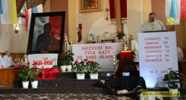 Obraz Matki Bożej Robotników i relikwie ks. Popiełuszki w Bobrownikach (foto)