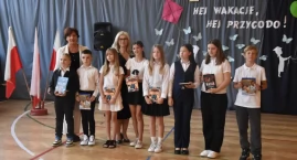 Uroczyste zakończenie roku szkolnego w SP nr 3 w Łowiczu. Wzruszenia, podziękowania i pożegnania (foto,film)