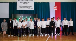 Uczniowie ZSP nr 2 CKZ w Łowiczu rozpoczęli nowy rok szkolny (foto, film)
