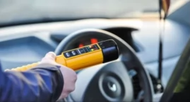 Auto w rowie pod Łowiczem. Kierowca był tak pijany, …