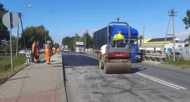 Łowicz. Roboty drogowe na drodze krajowej nr 70. Uwa…