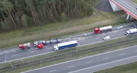 Utrudnienia na autostradzie A2! Zderzenie lawety z c…