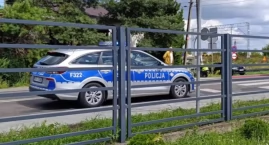 Cofając, uderzył w osobówkę. Skończyło się na pouczeniu