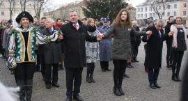 Polonez na Starym Rynku w Łowiczu (ZDJĘCIA, VIDEO)