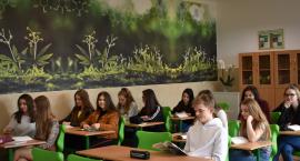 Klasa medyczna w II LO w nowej pracowni biologicznej
