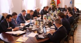 Łowiccy radni diametralnie obniżyli wynagrodzenie członków Miejskiej Komisji Rozwiązywania Problemów Alkoholowych