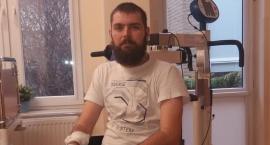 Zbiórka dla Łukasza Sędala. Strażak PSP w Łowiczu walczy o zdrowie po wypadku na służbie