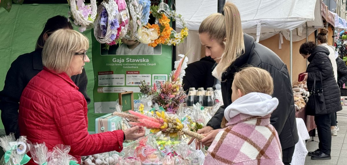 Rozpoczął się II Elbląski Jarmark Wielkanocny. Kiedy i co w programie? [ZDJĘCIA]
