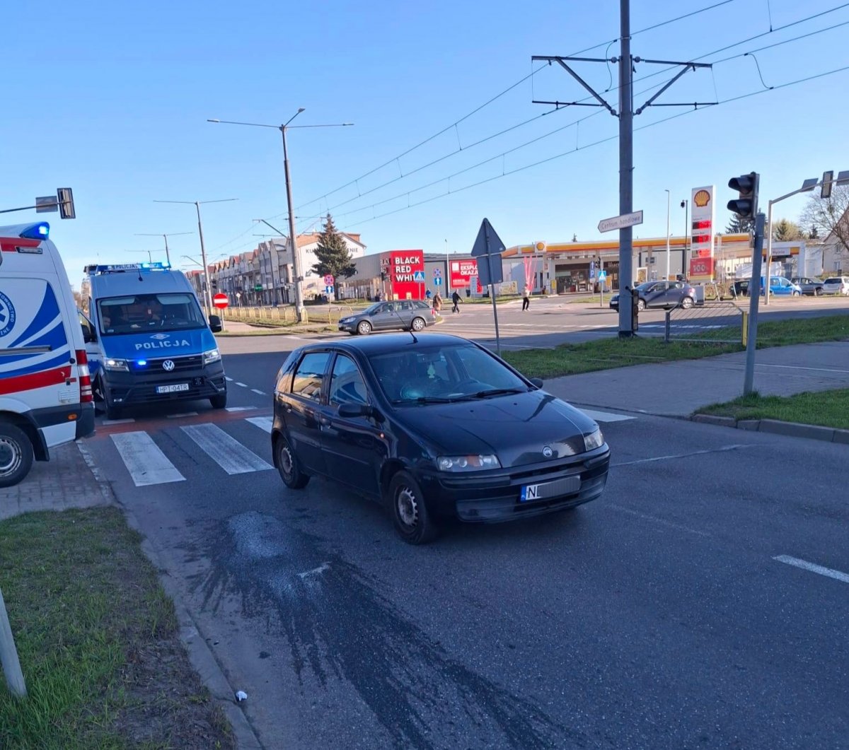 Wypadek przy ul. płk. Dąbka. Kobieta została potrącona na przejściu dla pieszych