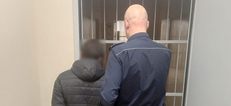 Bestialski atak na bezdomnych w Malborku. Mężczyzna oblał benzyną i podpalił śpiących ludzi
