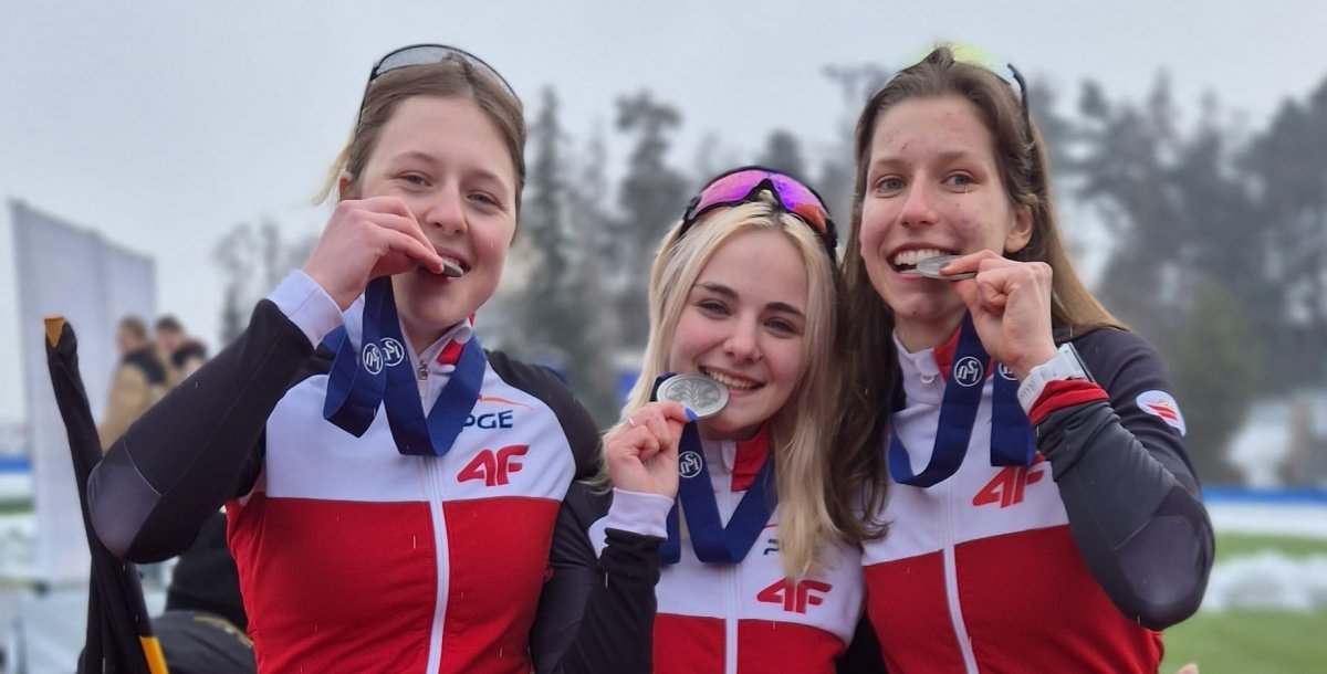 Emilia Zawisza z UKS „Viking” Elbląg, drużynową wicemistrzynią świata juniorek w łyżwiarstwie szybkim