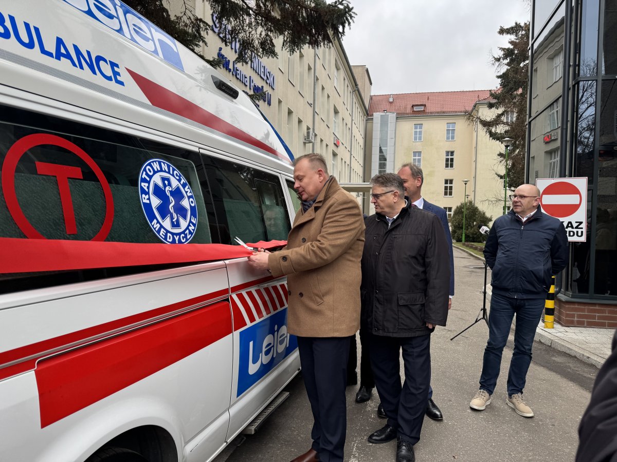 To już czwarta karetka dla Szpitala Miejskiego w Elblągu od firmy z Malborka